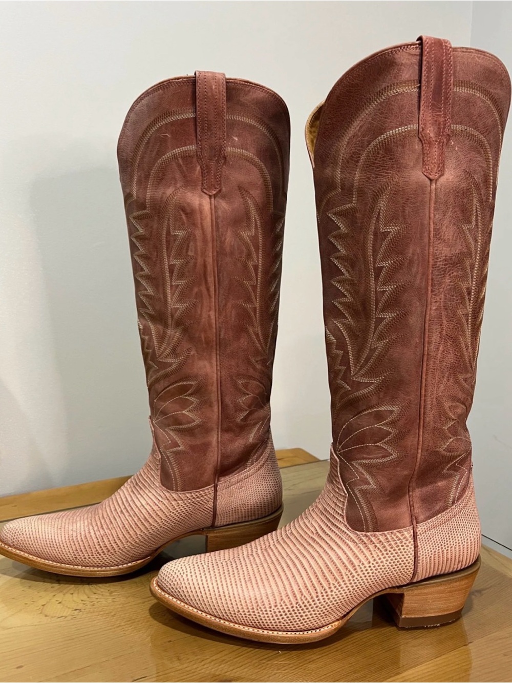 Tecovas Abby  pink frost lizardPink Western Cowboy Boots - Picture 3 of 9
